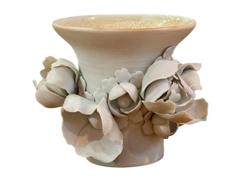 Chala Toprak, Contemporary, Modern Sculpture, Flower Vase, Porcelain, 2023