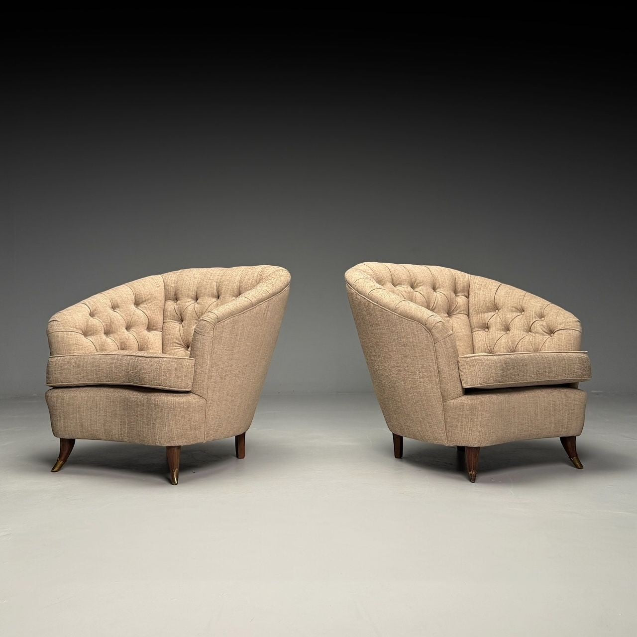 Gio Ponti, Italian Mid-Century Modern, Tufted Lounge Chairs, Beige Linen, 1950s