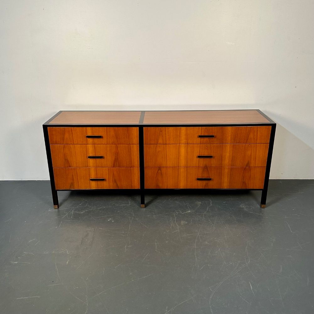 American Mid-Century Modern Rosewood Dresser / Sideboard by Harvey Probber 1960s