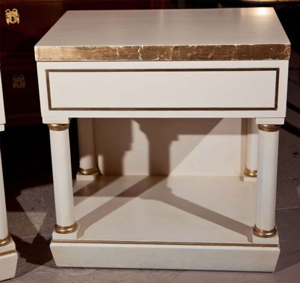 Pair of White Painted End Tables/Nightstands