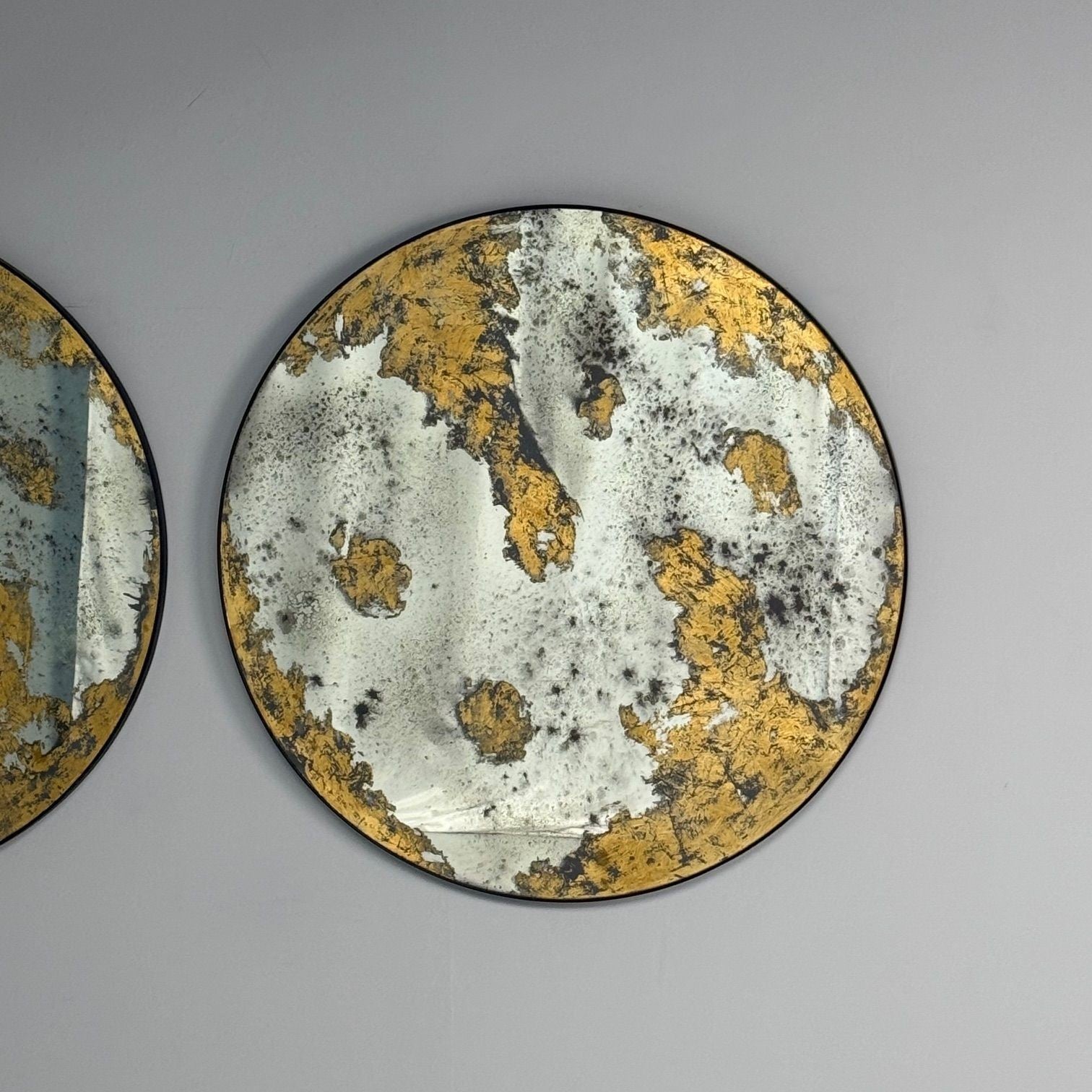 Hollywood Regency Style, Round Wall Mirrors, Eglomise Glass, Gold Leaf, 21st C.