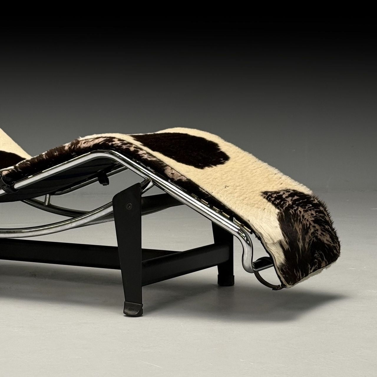 Le Corbusier Style, Mid-Century Modern, Chaise Lounge, Cowhide, Metal, 20th C.