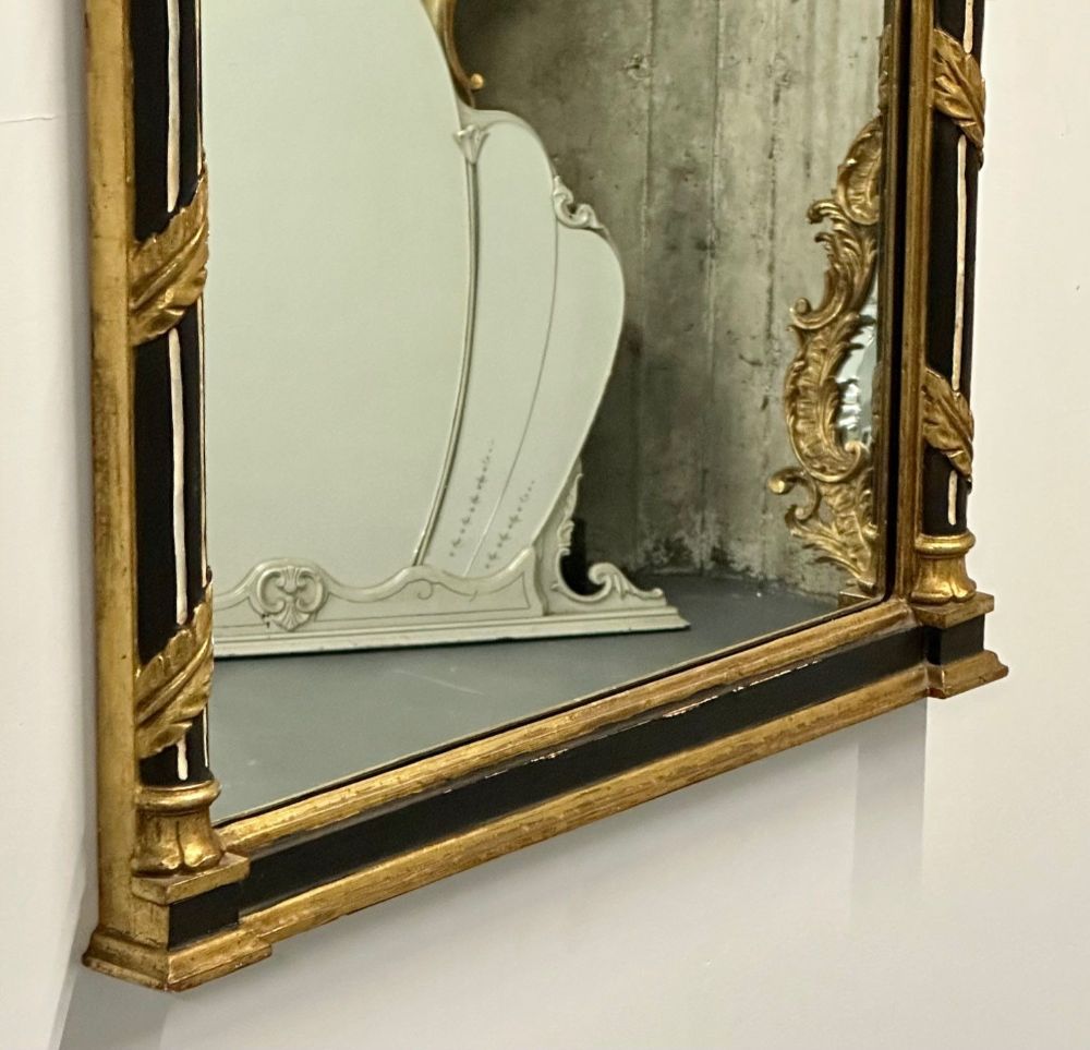 Hollywood Regency Giltwood Mirror, Wall / Console Mirror, Made in Italy