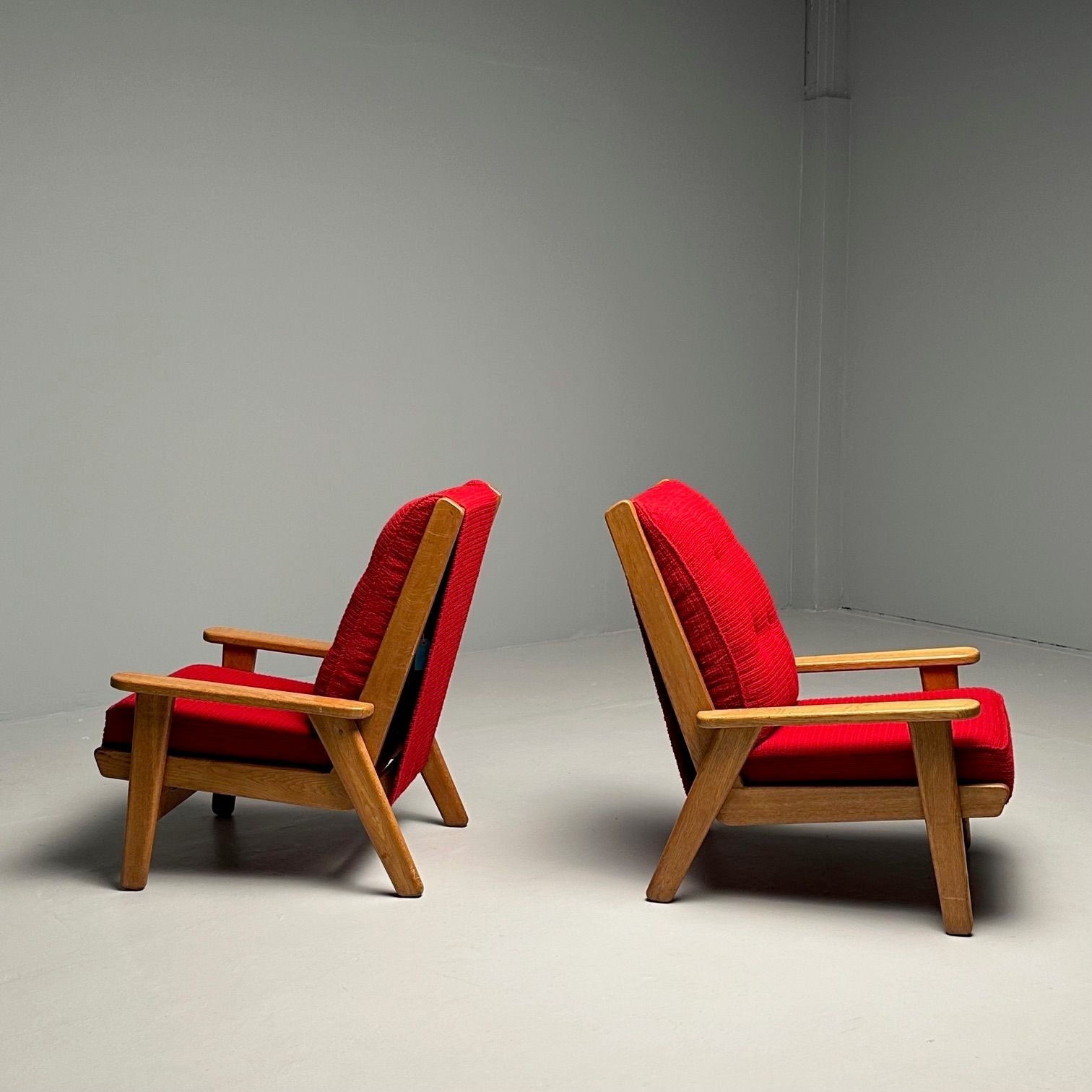 Pierre Guariche, Free-Span, French Mid-Century Modern Lounge Chairs, Red Fabric