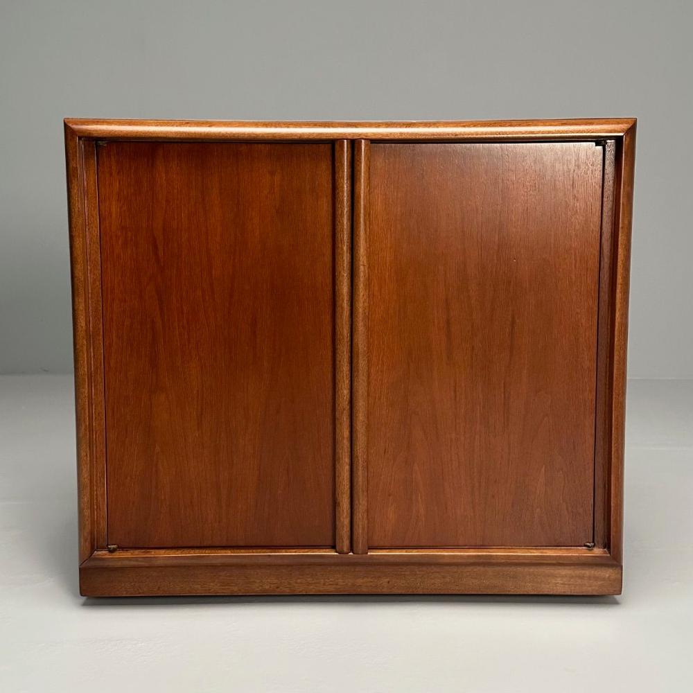 T.H. Robsjohn Gibbings, Widdicomb, Mid-Century Modern Cabinet, Walnut, USA 1950s